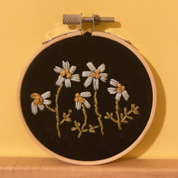 Embroidered loop - Picture 2 of 3
